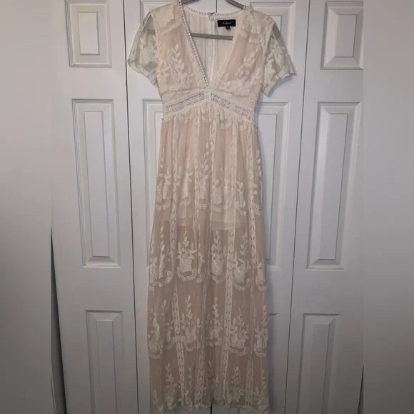 Vici Collection White Lace Maxi Dress Size XS